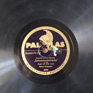 78rpm record PALLAS SCHWARZWALDMADEL 1.2.LEON JESSEL SALON ORCHESTRA , RARE 25cms