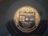 78rpm record BRUNSWICK THE INK SPOTS Whispering Grass,Fisher/ Maybe Flynn Madden 25cms